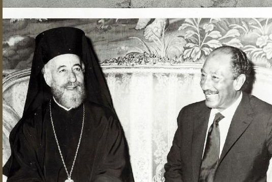 ملف:السادات ومكاريوس الثالث أثناء زيارته القاهرة، 1974.png