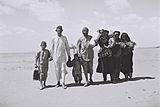 Yemenites go to Aden.jpg