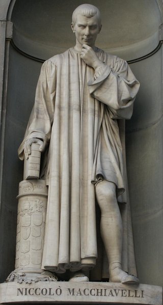 ملف:Niccolo Machiavelli Statue.jpg