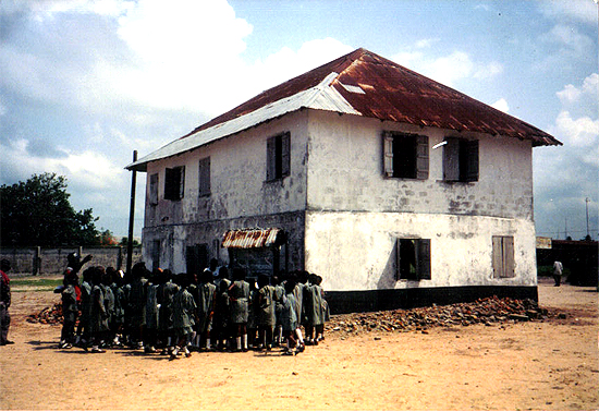 ملف:Badagry, school children.jpg