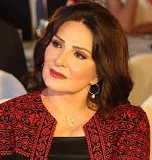 عبير عيسى.jpg