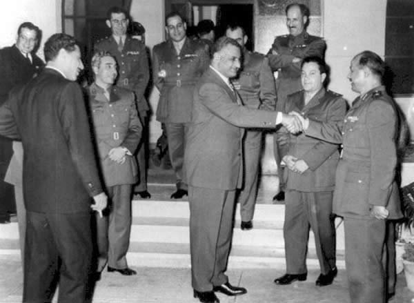 ملف:Nasser with Syrian Delegation.jpg