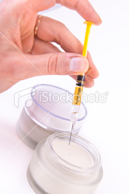 Ist2 11505814-botox-cream-with-syringe.jpg