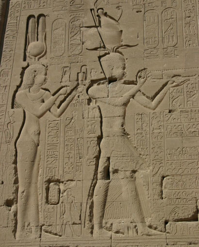 ملف:Denderah3 Cleopatra Cesarion.jpg