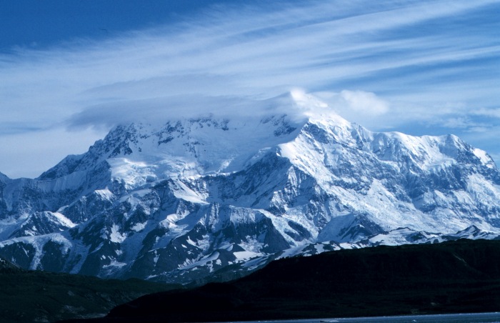 ملف:Mt Saint Elias, South Central Alaska.jpg