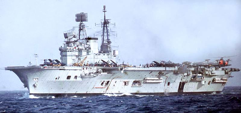 ملف:09 HMS Eagle Mediterranean Jan1970.jpg