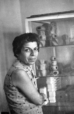 Photo of Saloua Raouda Choucair.jpg