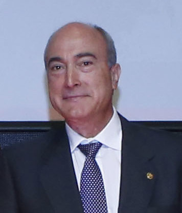 ملف:Nazario Martín recibiendo el premio Miguel Catalán 2014.jpg
