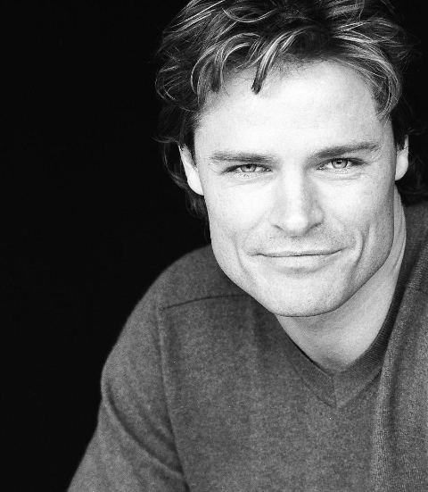 ملف:Dylan Neal publicity shot.jpg