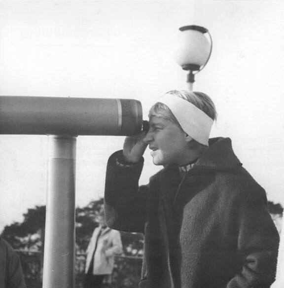 ملف:BUNDES-1 JeanneAshworth.jpg