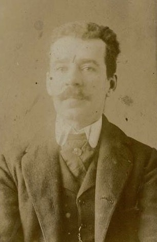 ملف:Gustave Marchegay (1859-1932), architecte et sculpteur.jpg