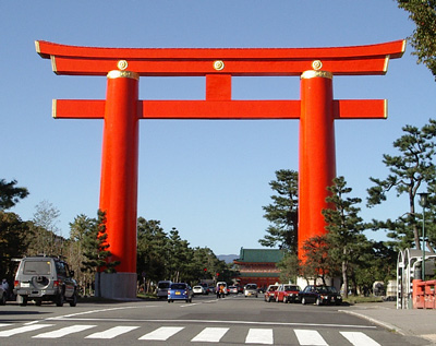 ملف:Heianjingu torii.jpg