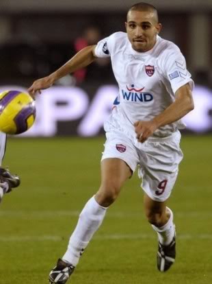 Rafik Djebbour Panionios benfica de.jpg