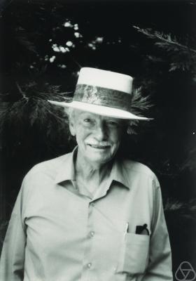 ملف:Ivan Niven.jpg