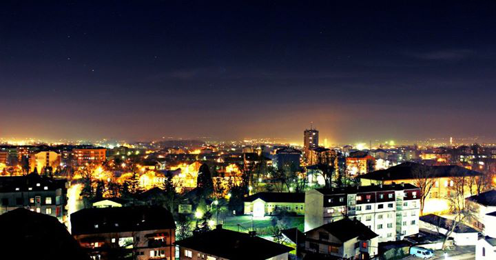 ملف:Brčko noću.jpg