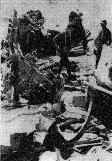 ملف:Debris of Israeli Stratocruiser downed by Egypt in Sinai 1971-09-17.jpg
