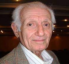 محمود عبدالوهاب.jpg