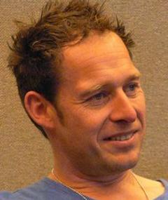 كولين تيغ.jpg