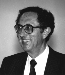 ملف:Heinz Bauer (cropped).jpg