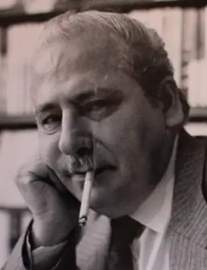 Hanna Mina smoking.jpg