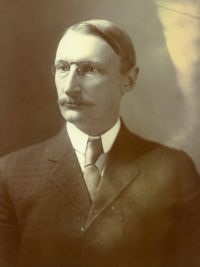 ملف:Fred Dennett 001.jpg