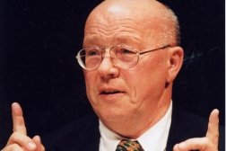 ملف:Udo Simonis.jpg