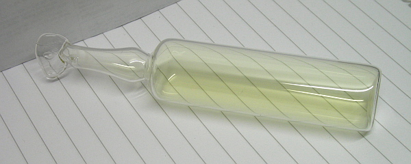 ملف:Chlorine ampoule.jpg