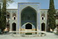Medrese-e Shāh Hosein, inner courtyard.
