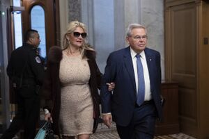 نادين أرسلانيان وبوب مننديز