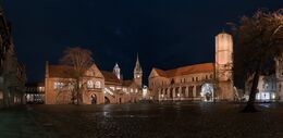20180102 Braunschweig Burgplatz Panorama DSC07785 mid equiRect PtrQs.jpg
