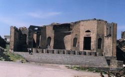 الفليپيون، نصب تذكاري