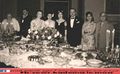 مأدبة غذاء تجمع فاروق الاول ملك مصر والسودان وعلى يمينه زوجته الملكة فريدة وبجوارها الاميرة فوزية وتأتي علي يسار جلالة الملك الاميرة أشرف بهلوي شقيقة شاه ايران محمد رضا بهلوي والذي كان زوج الأميرة فوزية في ذلك الوقت.
