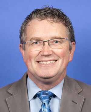 Thomas Massie official portrait, 2022.jpg