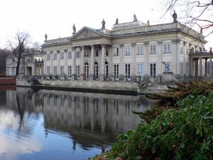 Łazienki Palace في وارسو، بريشة دومينيك مرليني، 1772-93. الواجهة الخلفية (الشمالية).