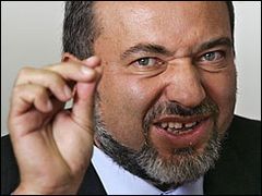 أڤيگدور ليبرمان يطالب بقصف السد العالي