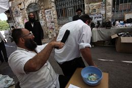 Yom Kippur whipping Jerusalem 2009-09-27 2.jpg