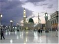 ساحة المسجد النبوي وقت صلاة المغرب