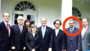 هشام قاسم مع جورج بوش