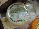 Queijo de cabra transmontano.jpg