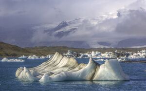Jökulsárlón lagoon in southeastern Iceland.jpg