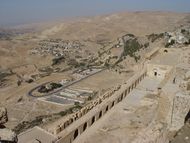 Karak castle approach.JPG