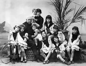 فردينان دى لسپس وعائلته في الاسماعيلية عام 1878