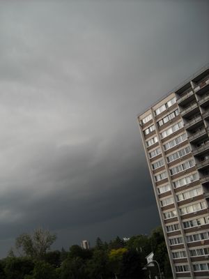 Nimbostratus before thunderstorm.jpg