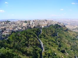 صورة پانورامية لإنـّا.