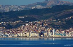 الفنيدق من البحر.