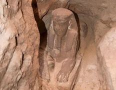 سفنكس عـُثـِر عليه في معبد كوم أمبو، في سبتمبر 2018.<ref>{{Cite web