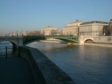 Bridge over seine bs.jpg