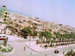 من الشوارع الرئيسية بمدينة مصيف بلطيم.