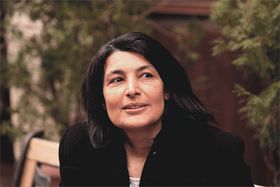 صورة معبرة عن الموضوع عائشةگول دڤجي‌أوغلو