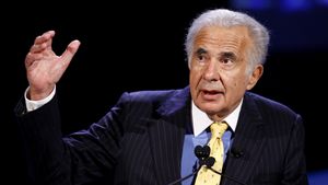 O-CARL-ICAHN-APPLE-facebook-e1390926618285.jpg